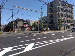 阪急の吹田駅徒歩約７分、角地、前面道路２１ｍ
